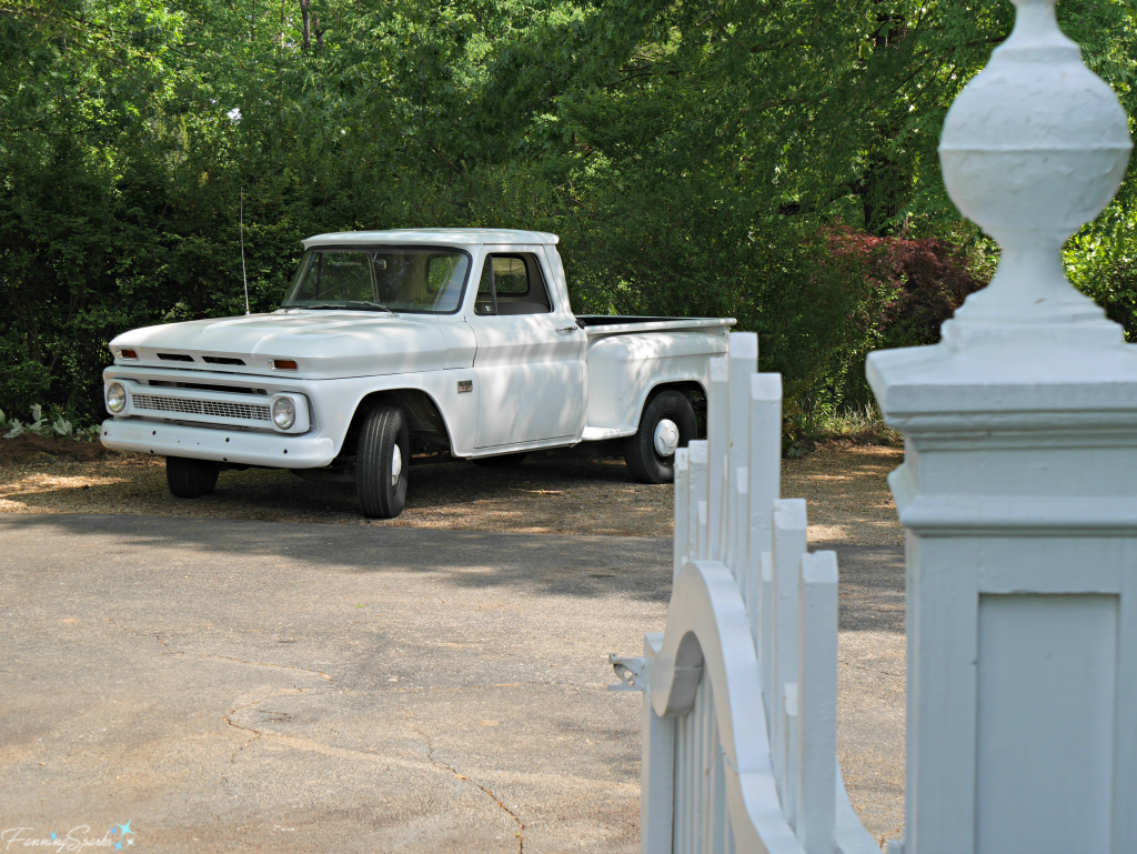 Beautifully restored white vintage truck makes a statement without taking over. @FanningSparks