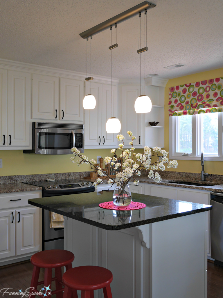 Bright cheery kitchen in my Villa Rica home @FanningSparks