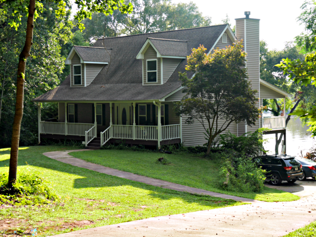 View of Heidi Trail house from street side. @FanningSparks