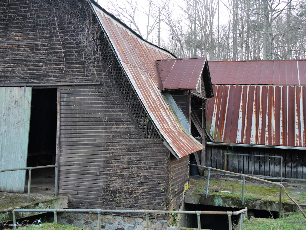 Big Barn at the John C Campbell Folk School. @FanningSparks