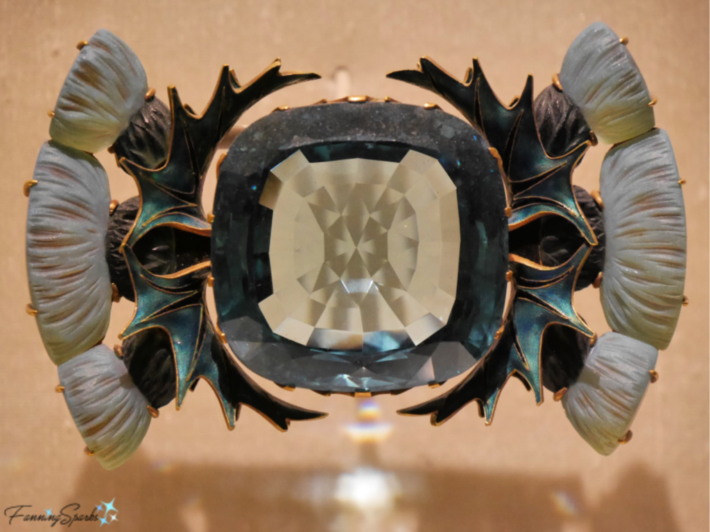 Thistle Stalks Brooch by René Lalique.  Viewed at Calouste Gulbenkian Museum in Lisbon.  @FanningSparks