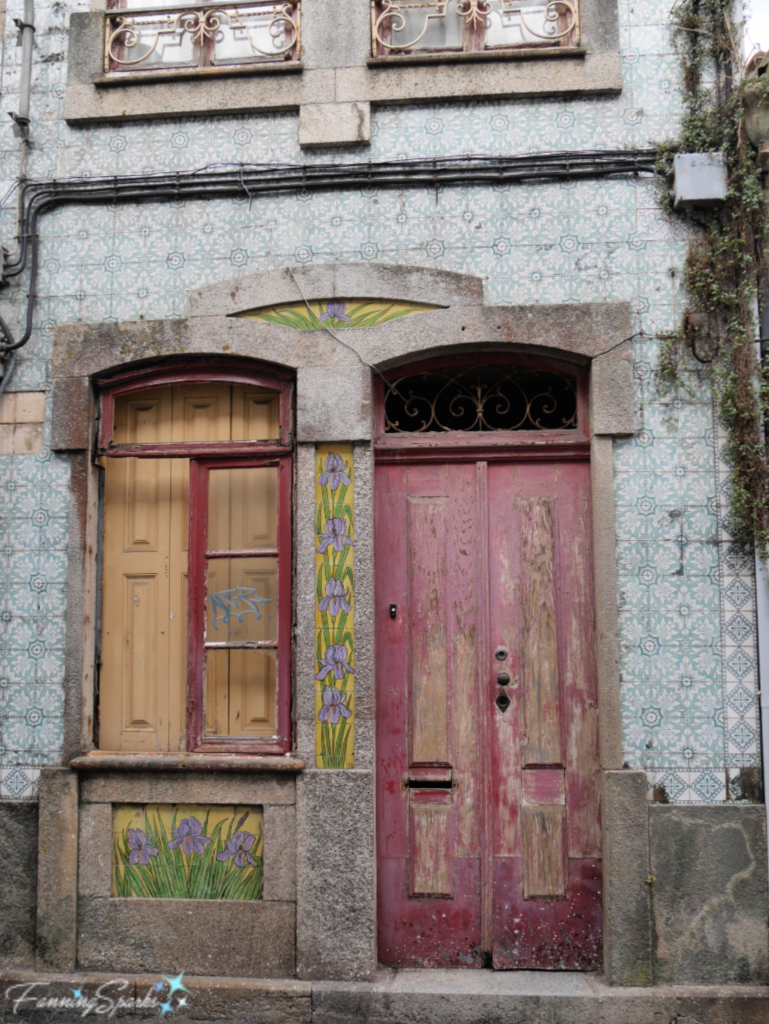 Portuguese Tiles/ Azulejos on an Abandoned Building in Aveiro.   @FanningSparks