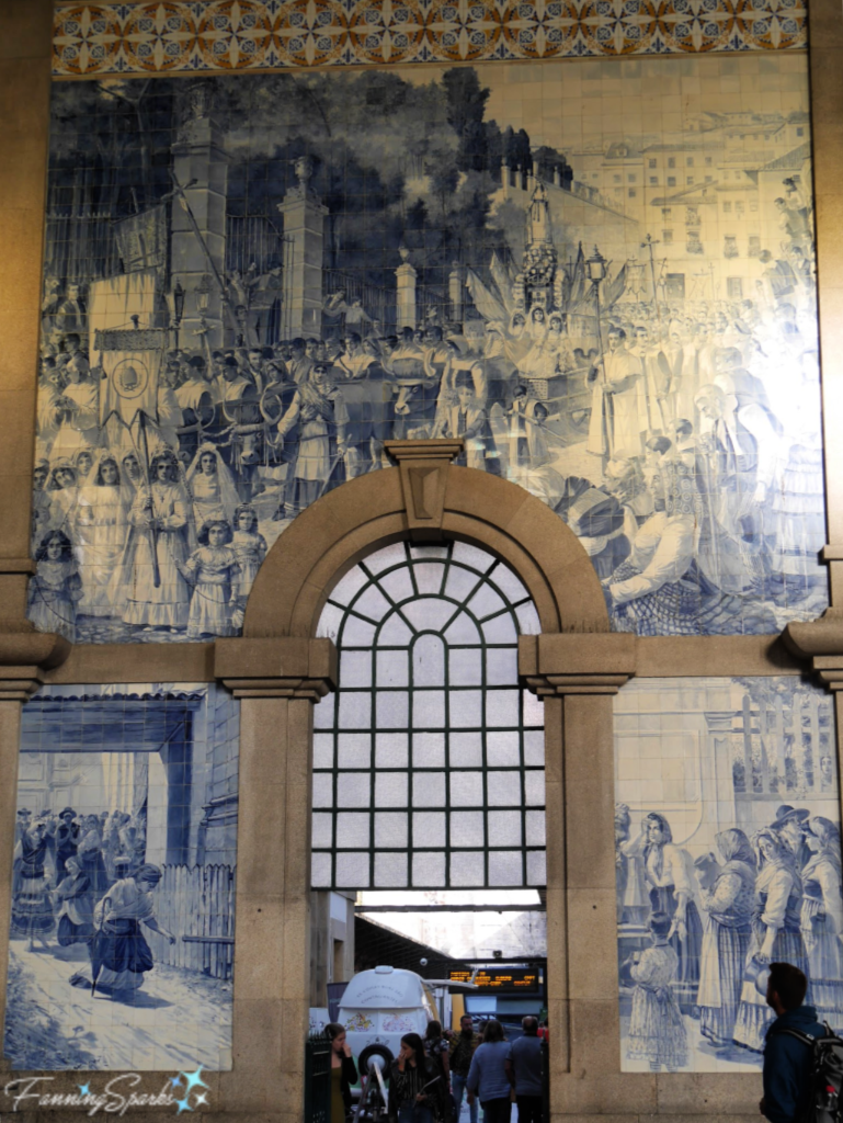 Portuguese Tiles/ Azulejos in São Bento Railway Station in Porto.   @FanningSparks