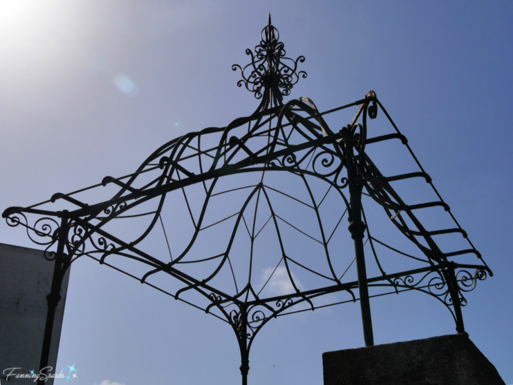 Spectacular Wrought Iron Arbor in Fão Portugal.  @FanningSparks
