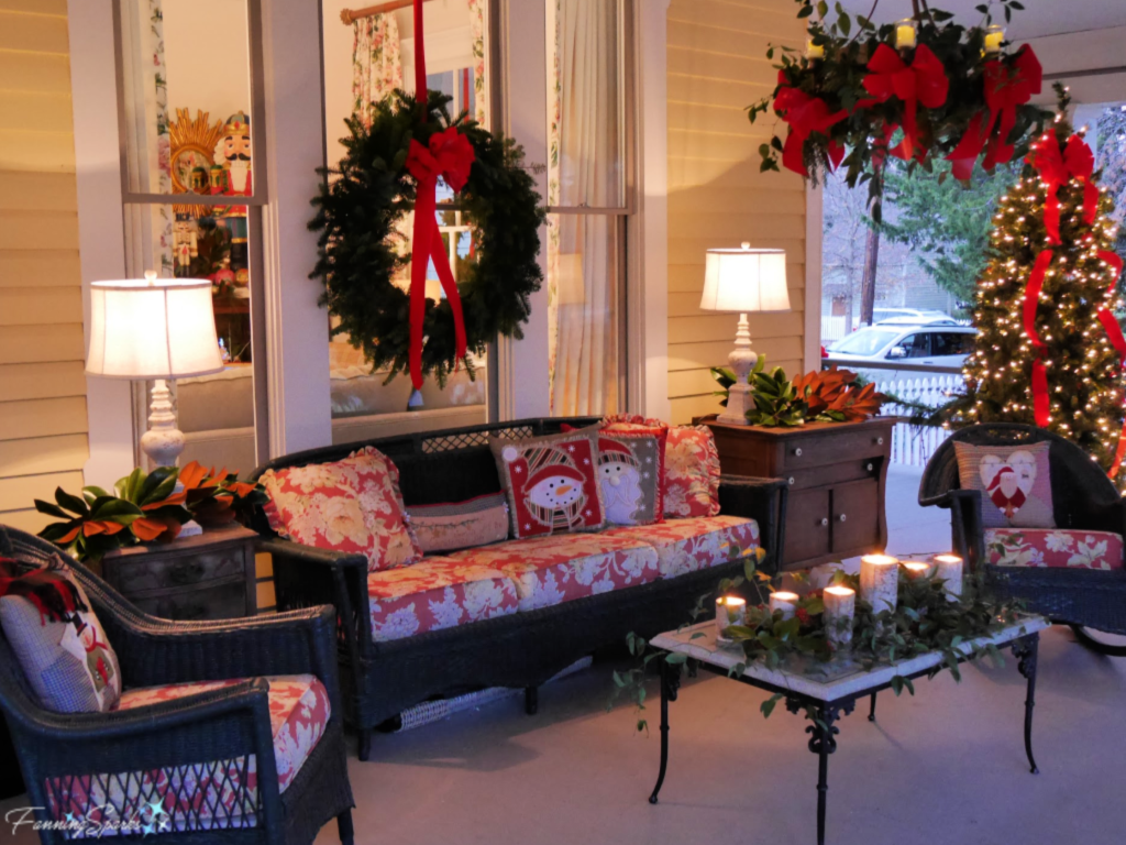 Festive Porch at the Porch House during Madison Holiday Tour of Homes   @FanningSparks