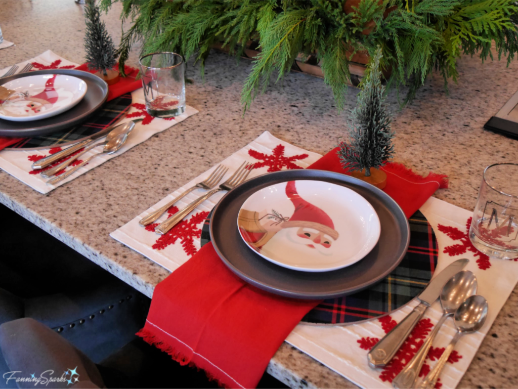 Festive Place Setting at McLeod House during Madison Holiday Tour of Homes   @FanningSparks