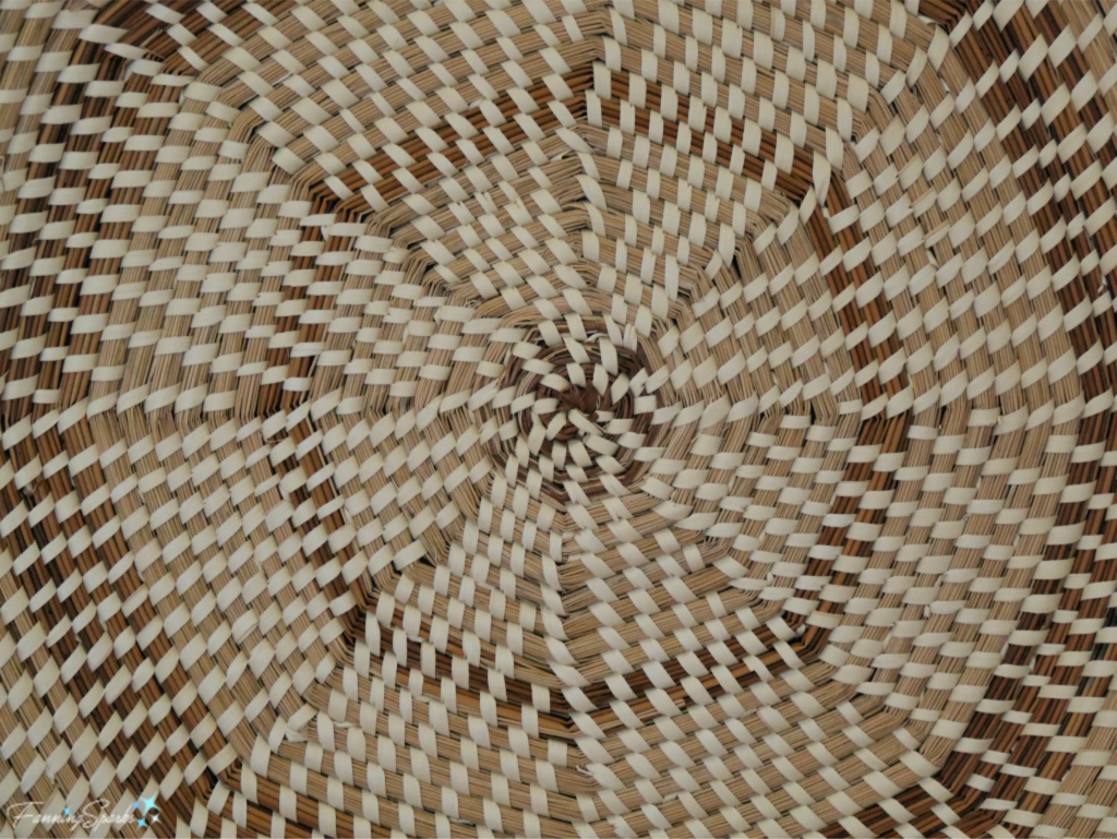 Amazing Pattern on Sweetgrass Basket by The Gullah Dream Weaver.   @FanningSparks