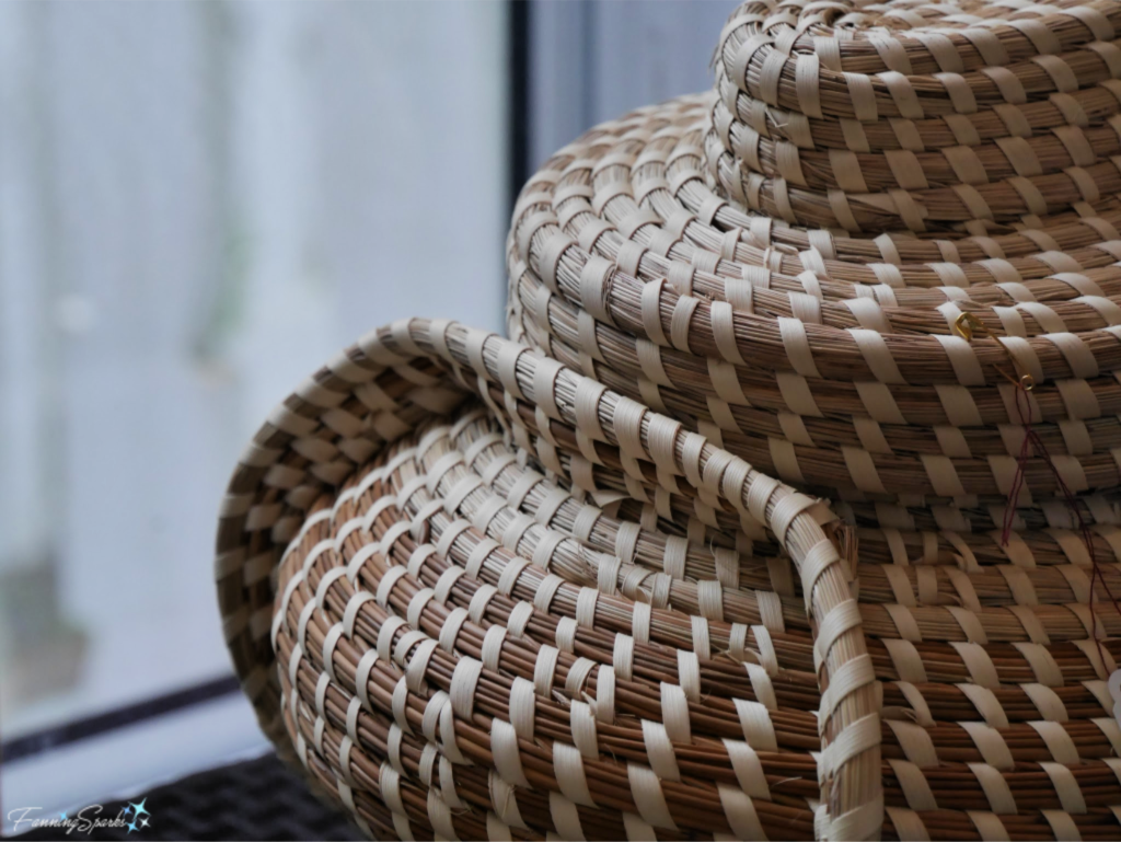 Lidded Sweetgrass Basket by The Gullah Dream Weaver.   @FanningSparks
