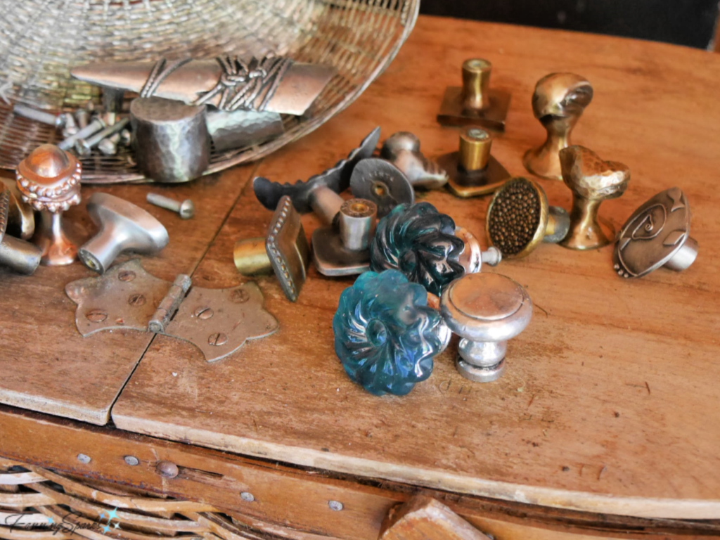 Collection of Cabinet Door Knobs   @FanningSparks