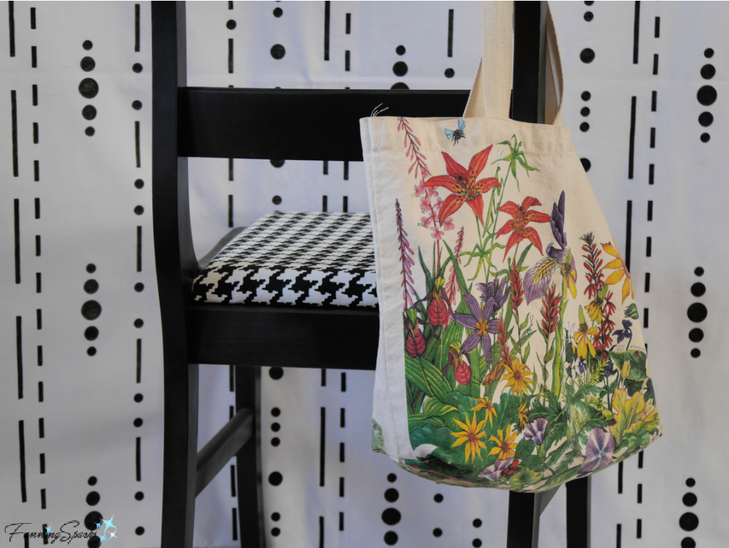 Simple Canvas Tote Bag in Garden Design   @FanningSparks