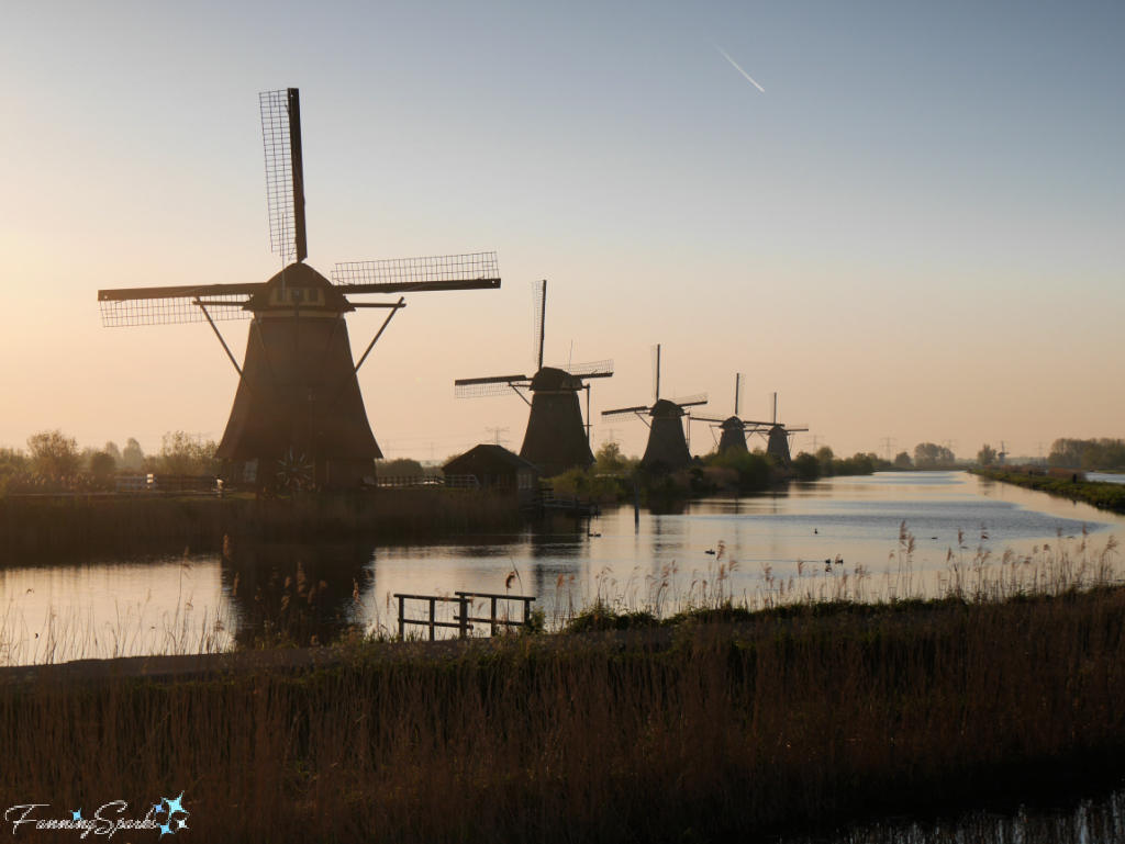 Five Overwaard Windmills at Kinderdijk at Sunrise @FanningSparks