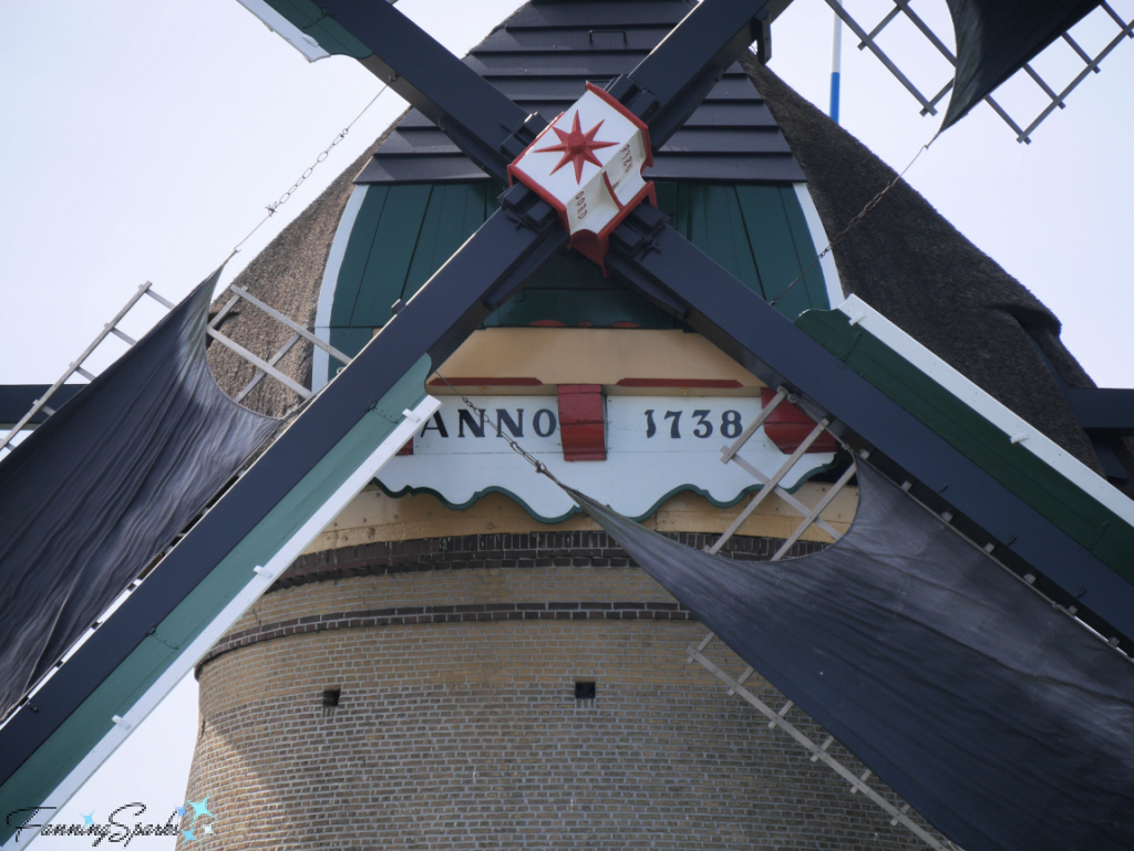 Kinderdijk Windmill Showing Anno 1738 on Cap   @FanningSparks