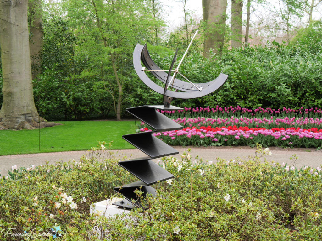 Bowstring Equatorial Sundial at Keukenhof   @FanningSparks