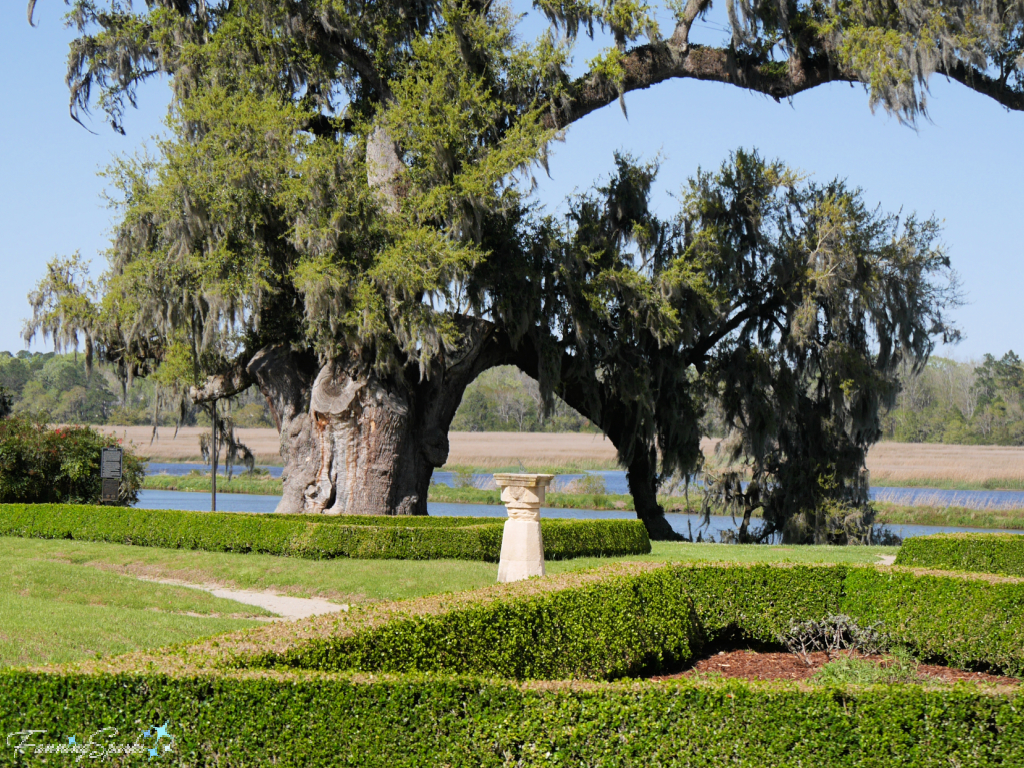 Horizontal Sundial in Garden at Middleton Place  @FanningSparks 