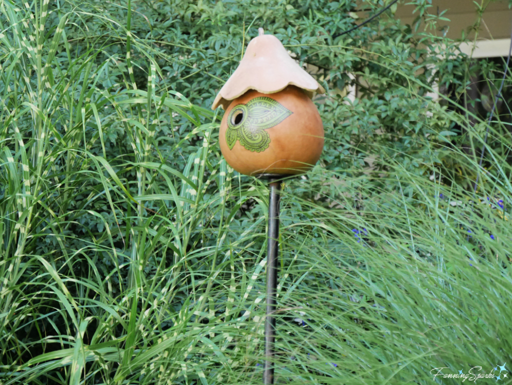 Chickadee Gourd Nest Box Mounted on Pole   @FanningSparks