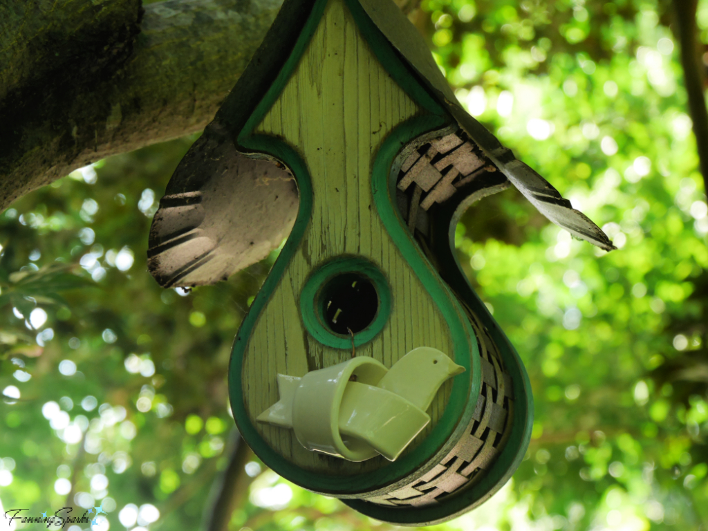 Knotted Ceramic Bird on Birdhouse   @FanningSparks