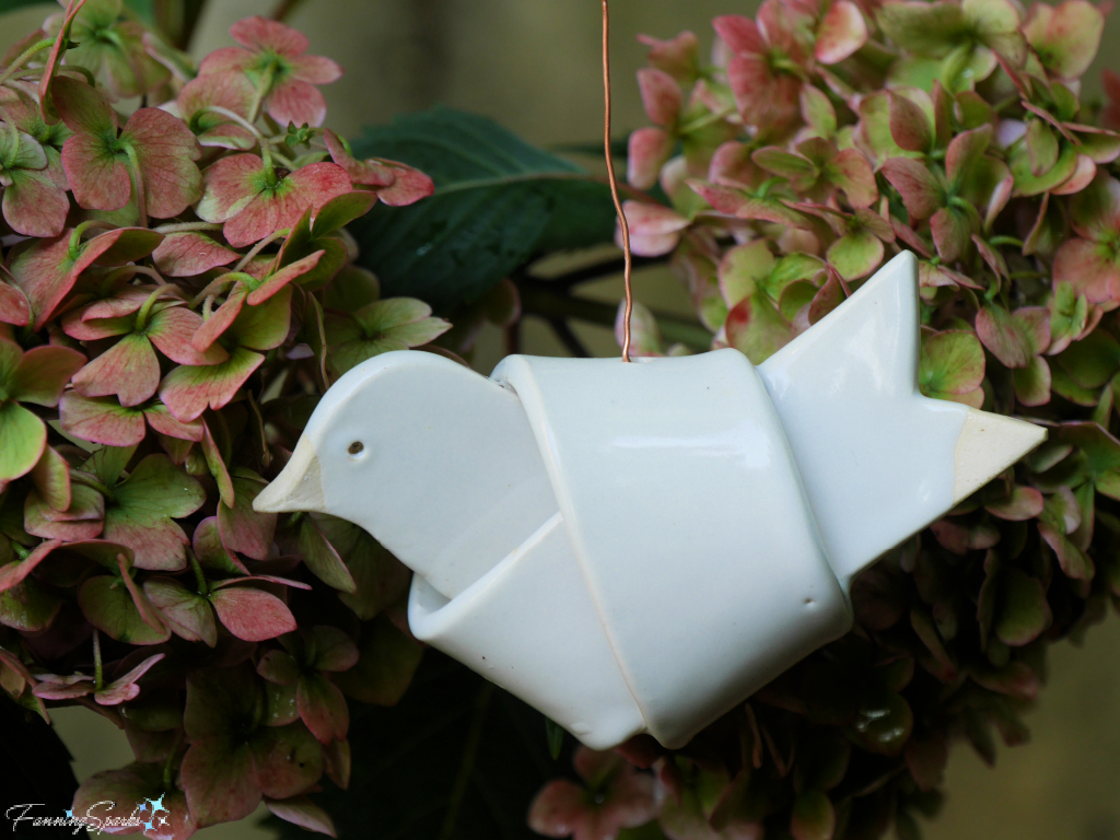 Knotted Ceramic Bird with Hydrangea @FanningSparks