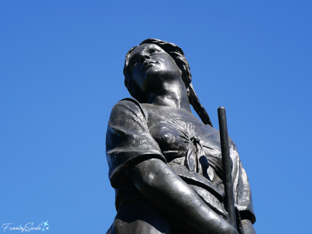 Evangeline Statue at Grand Pré Gazing Left @FanningSparks