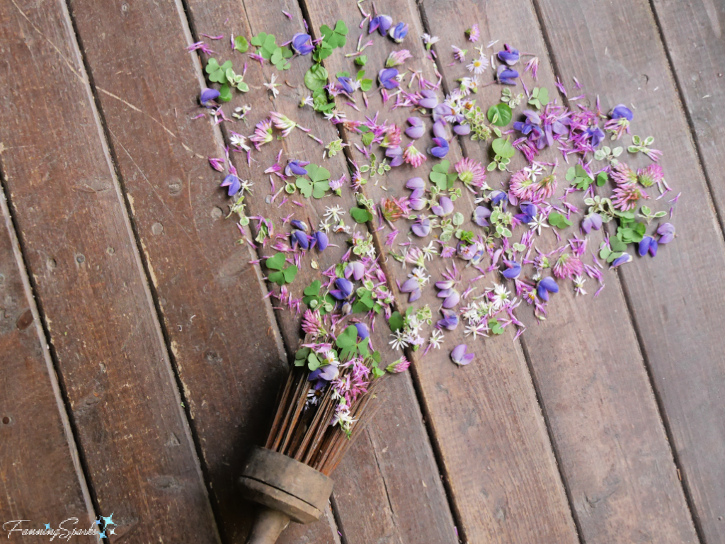 Colorful Sprinkles with Vintage Wire Brush   @FanningSparks