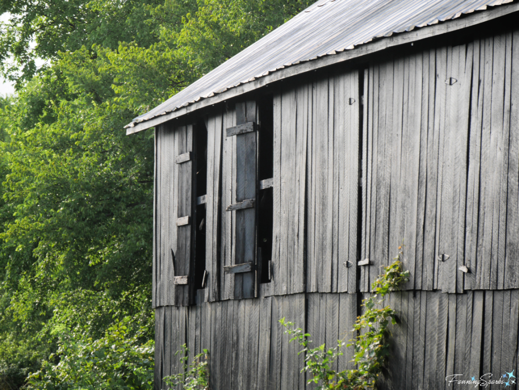 Old Weathered Tobacco Barn in Kentucky   @FanningSparks