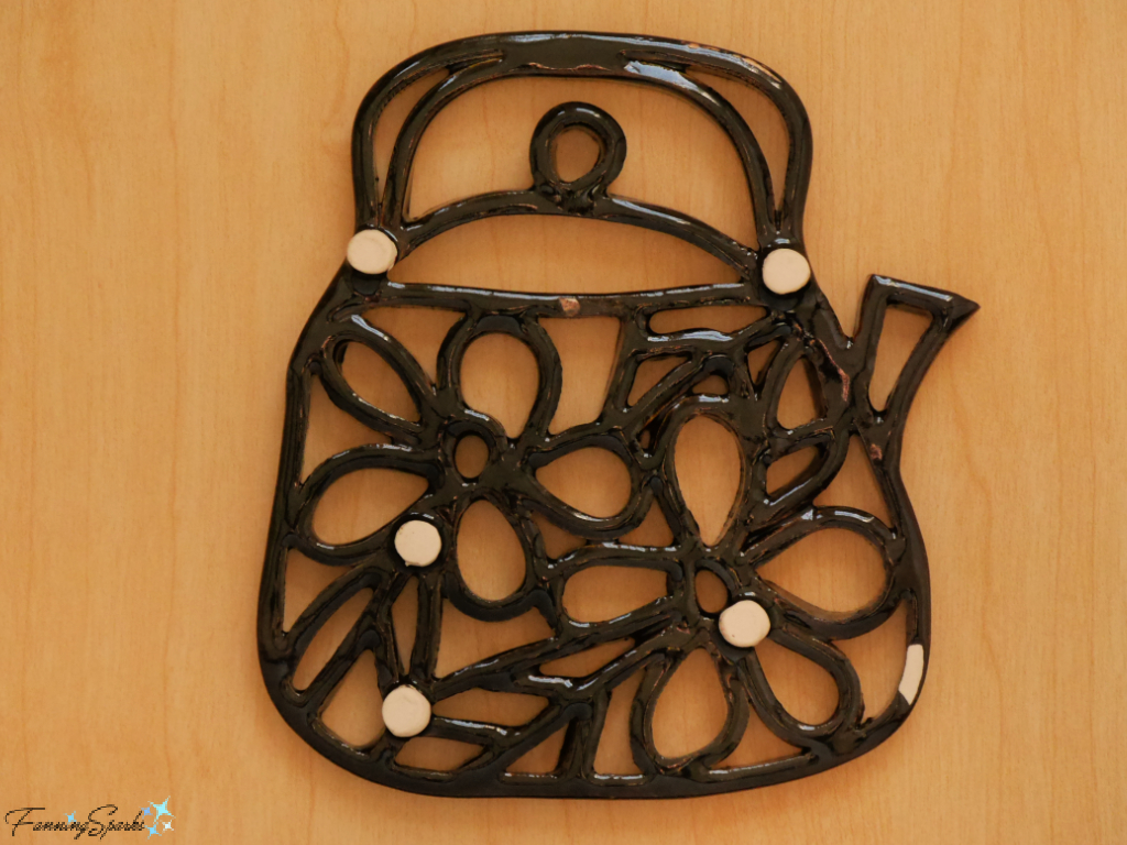 Bottom of Teapot Ceramic Trivet   @FanningSparks