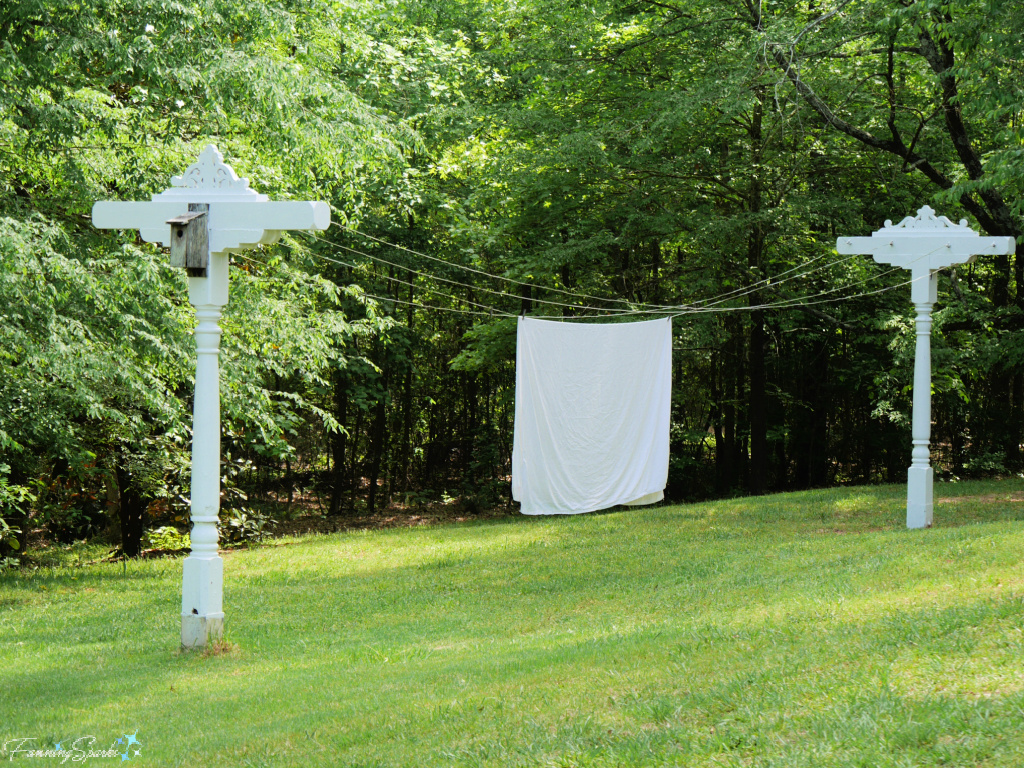 Lehigh Clothesline - Outdoors 1  Clothes line, Drying clothes, Vintage  laundry