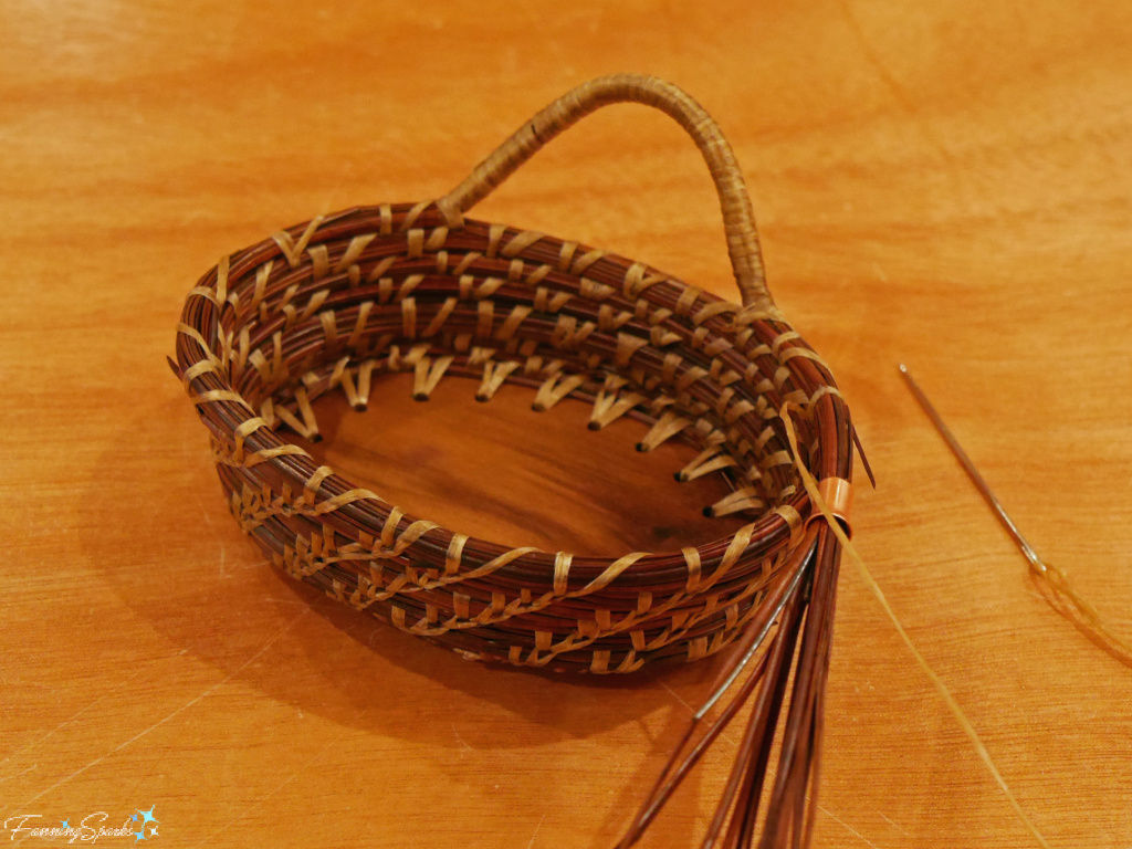 Inserting a Handle on my Pine Needle Basket   @FanningSparks