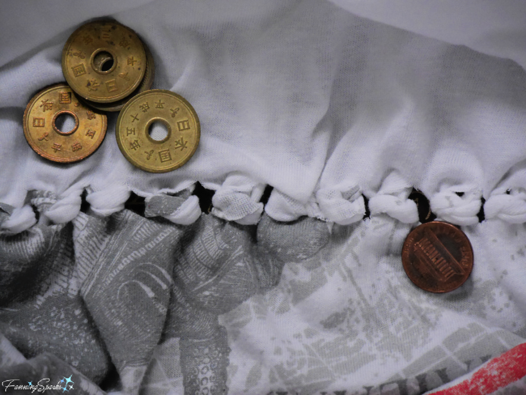 Coins Inside Bottom of Cut-and-Tie T-Shirt Bag   @FanningSparks