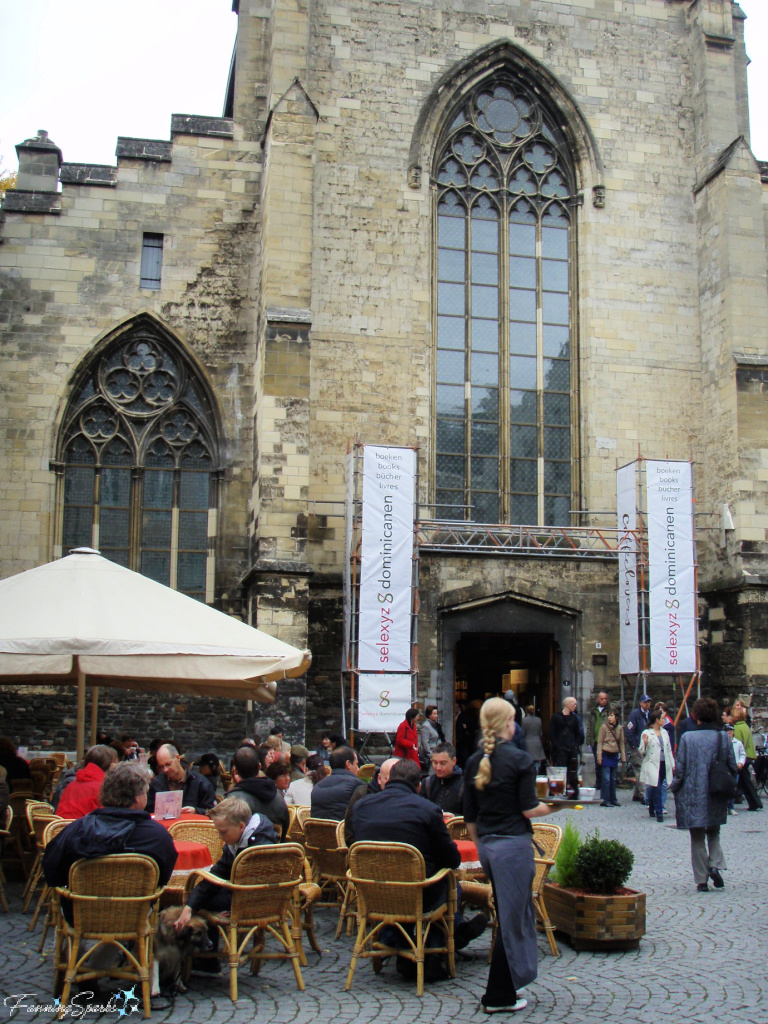 Café in Town Square in Roermond Netherlands   @FanningSparks