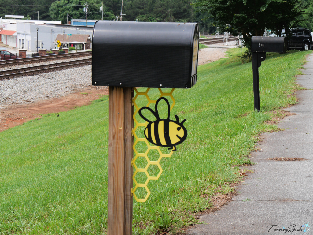 The Bee’s Knees Toys and Books Mailbox in South Carolina   @FanningSparks