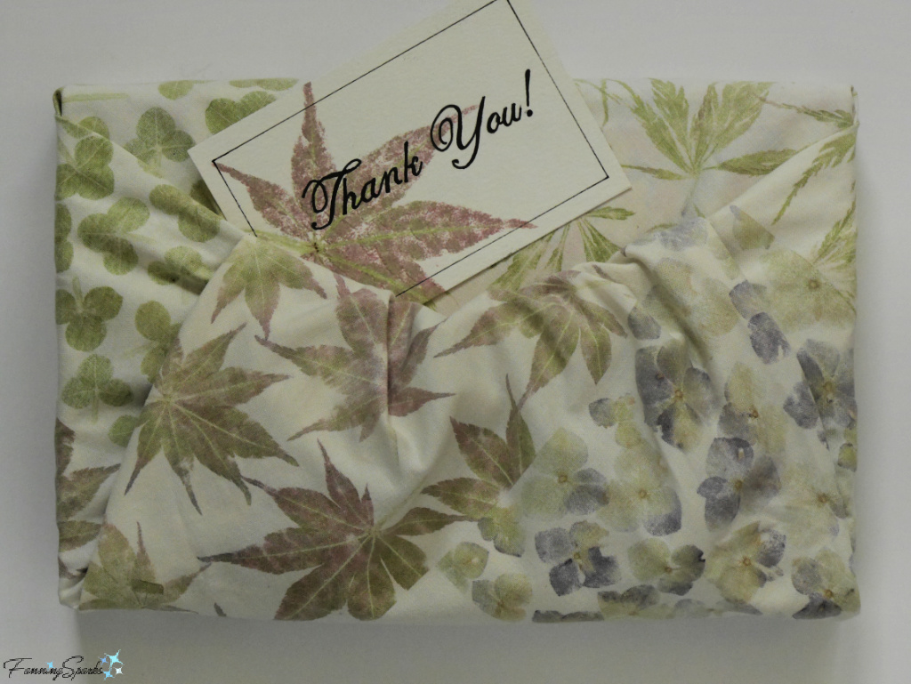 Front Pouch Furoshiki Wrap with Thank You Card   @FanningSparks