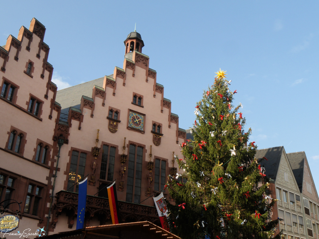 Christmas Tree at Frankfurt’s City Hall   @FanningSparks