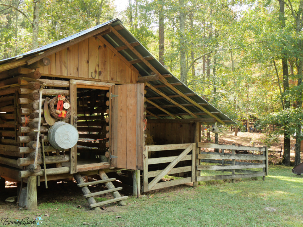 Corn Crib and Cow Lot at Stepback in Eatonton Georgia   @FanningSparks