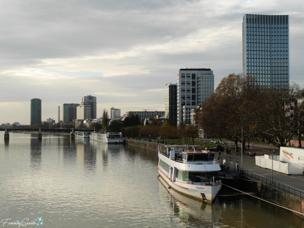 Frankfurt am Main from Iron Footbridge   @FanningSparks