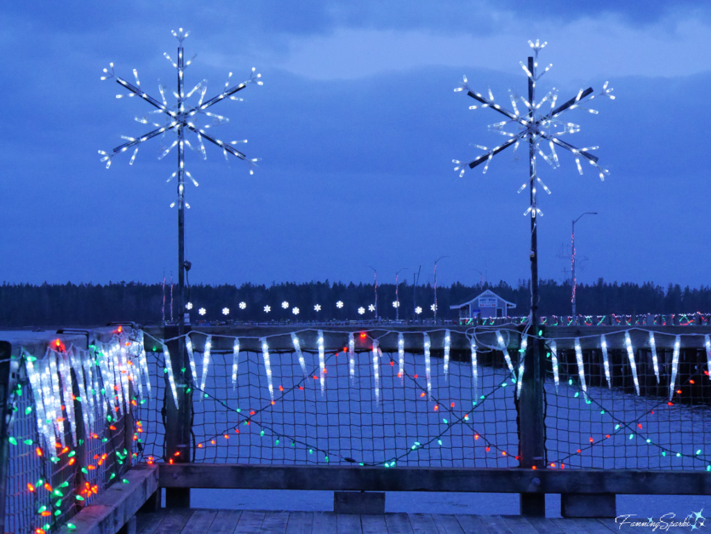 Lighted Stars and Icicles on St Andrews Wharf   @FanningSparks