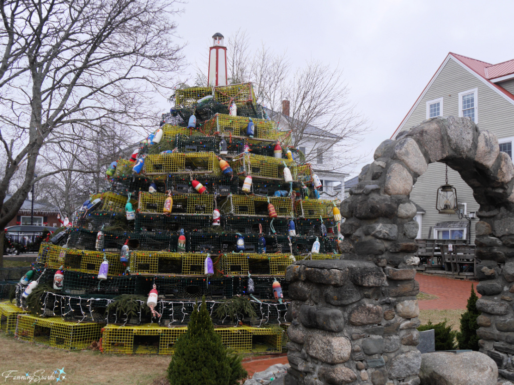 St Andrews Lobster Trap Christmas Tree   @FanningSparks