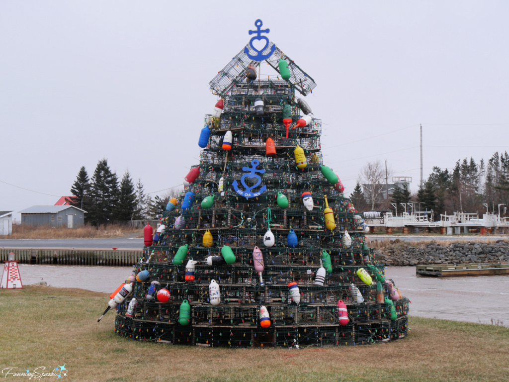 Toney River Lobster Trap Christmas Tree   @FanningSparks