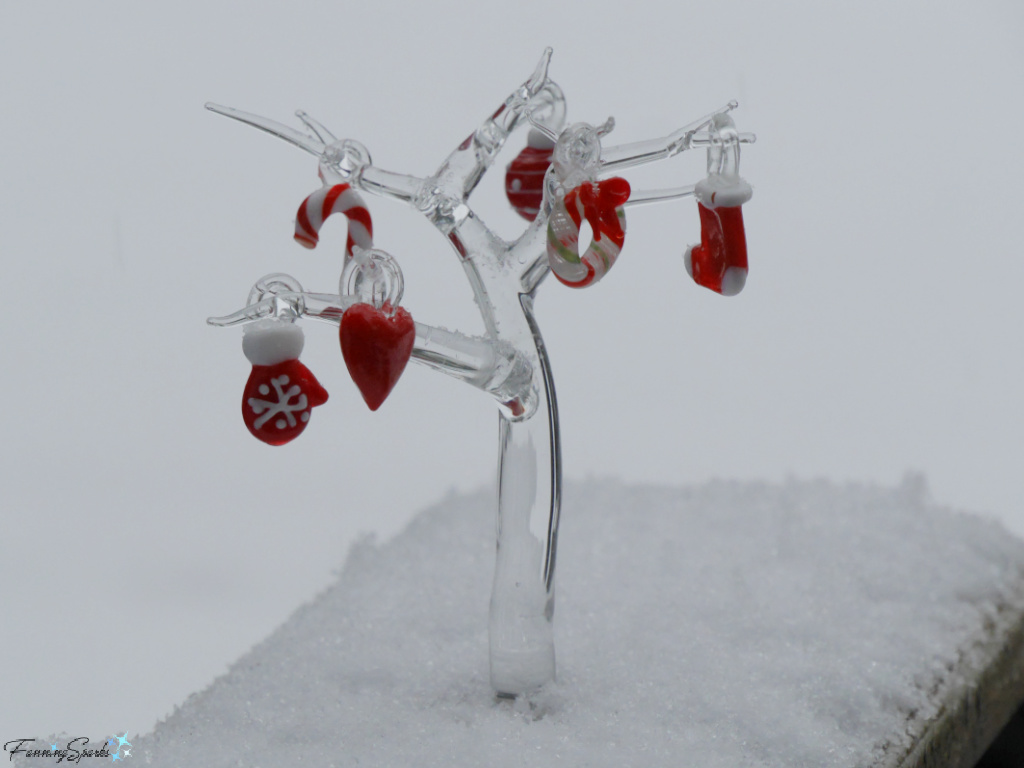 Flameworked Glass Tree with Miniature Flamework Ornaments from Glaszentrum Lauscha   @FanningSparks