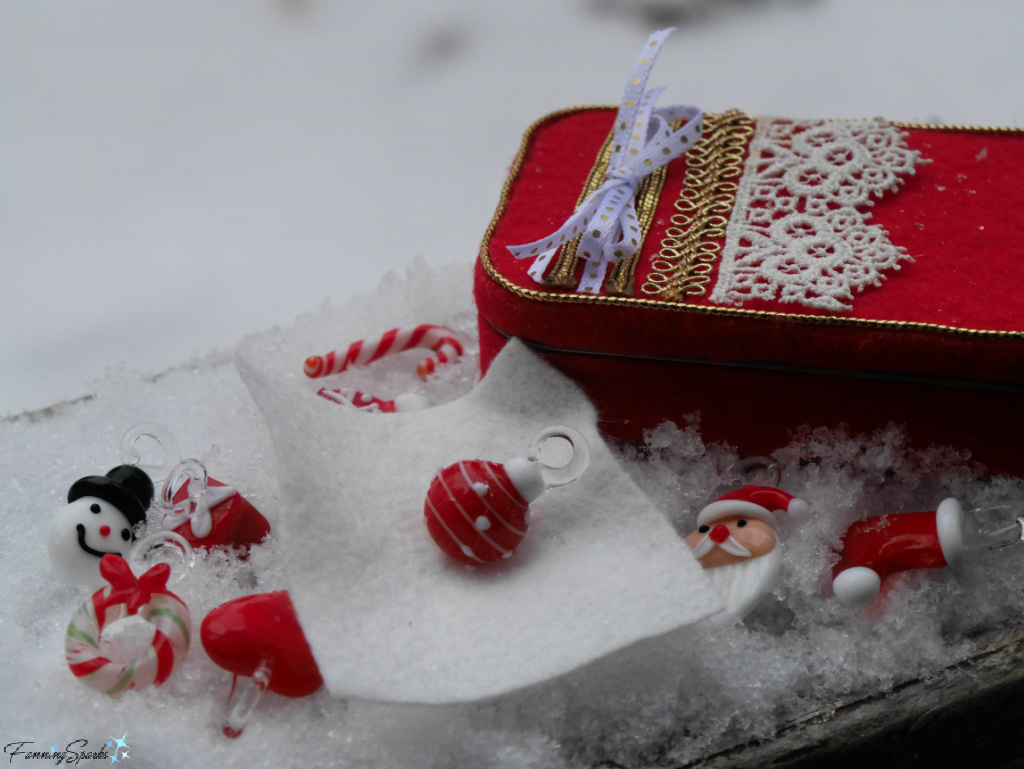 Miniature Flamework Ornaments with Decorated Altoids Tin Container   @FanningSparks