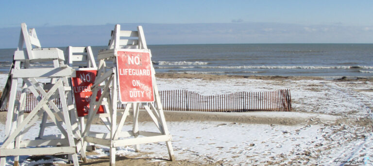 No Lifeguard on Duty in Evanston Illinois @FanningSparks