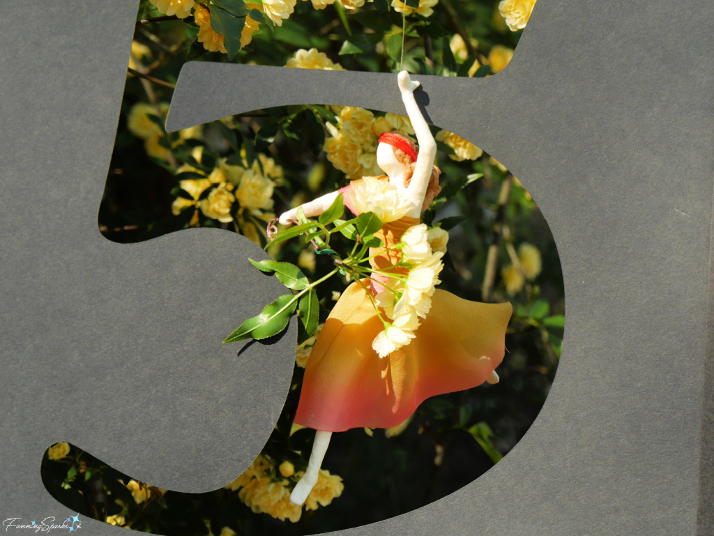 Leaping Lady by Sarena Mann with Lady Banks Yellow Roses  @FanningSparks