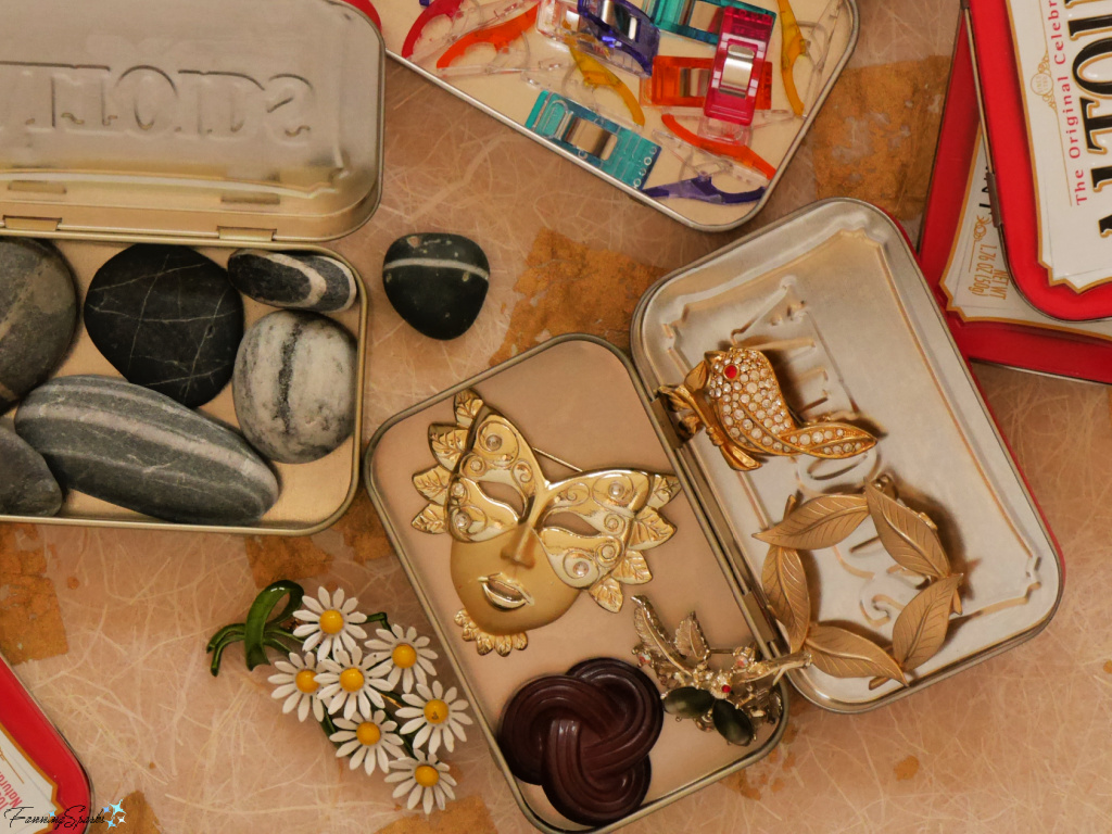Storing my Vintage Brooch Collection in Repurposed Altoids Tins   @FanningSparks