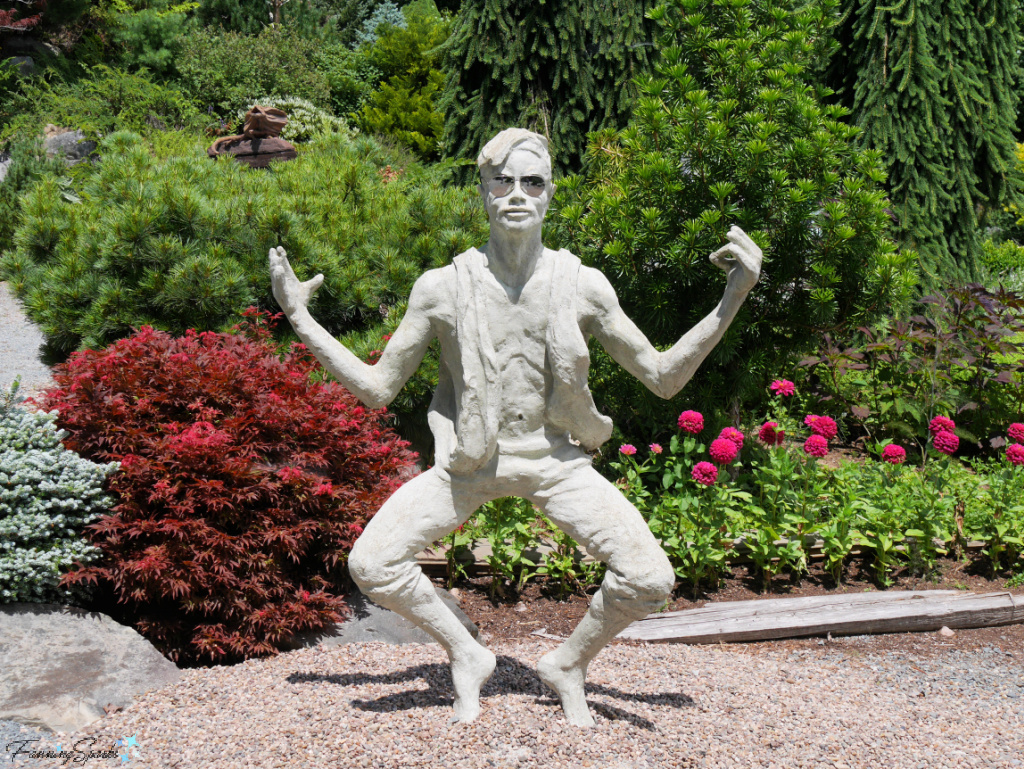 Squatting Man Sculpture by Ivan Higgins in Sculpture Garden Liverpool NS   @FanningSparks