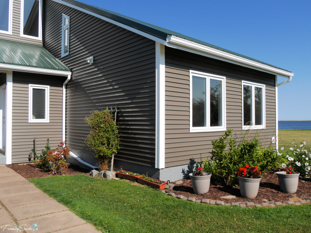 Foundation Plantings at Sunrise Trail House   @FanningSparks