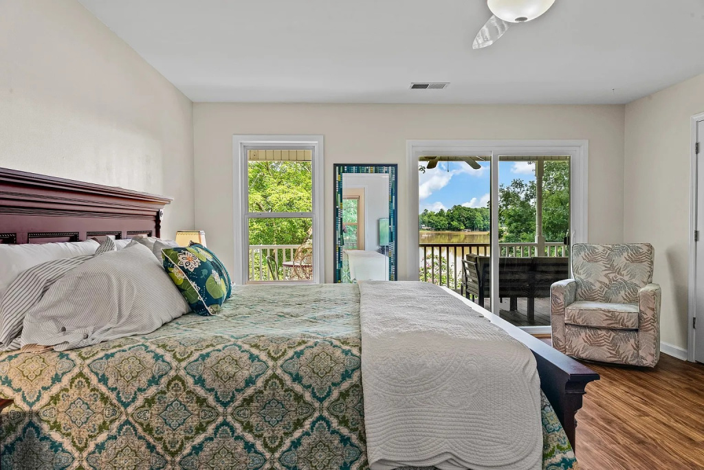 Lake Oconee House - 19 Primary Bedroom Towards Lake