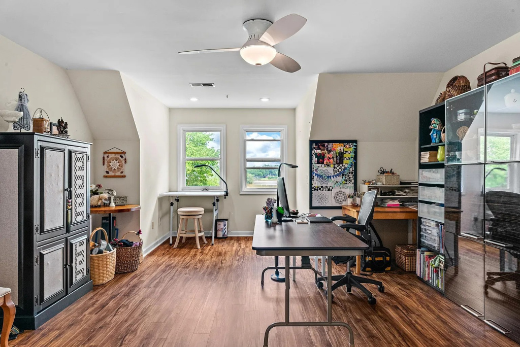 Lake Oconee House - 26 Studio towards Lake