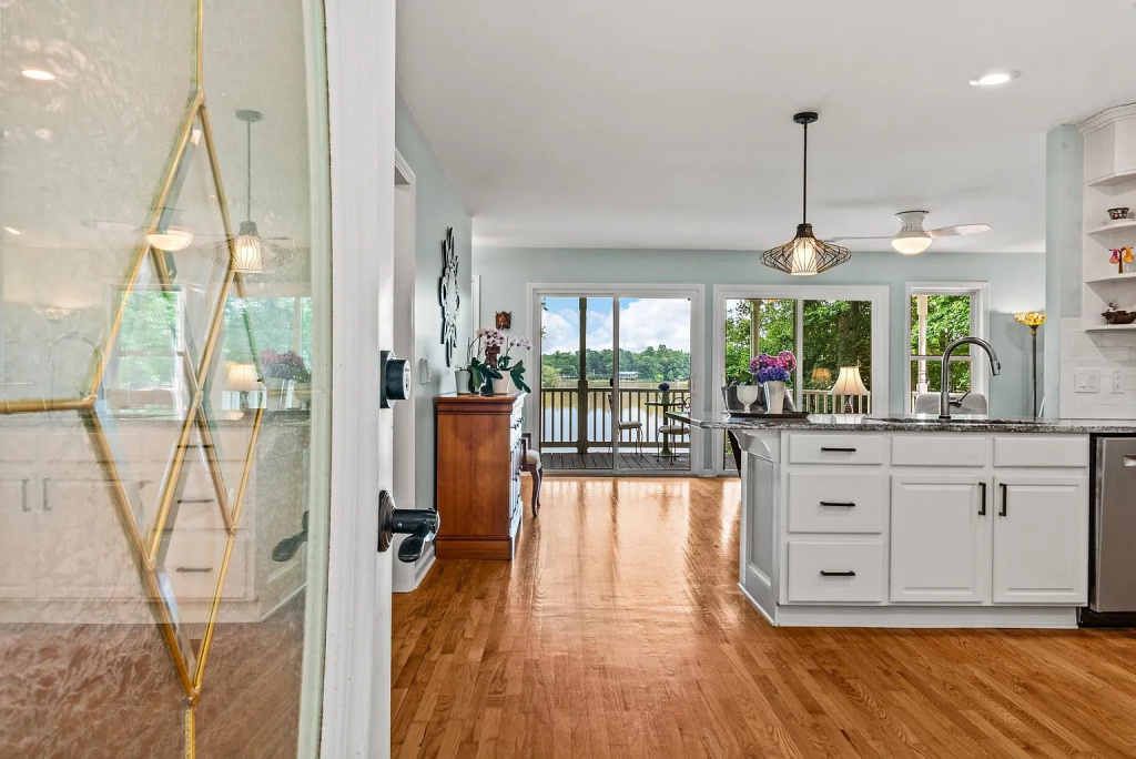 Lake Oconee House - 5 From Front Door