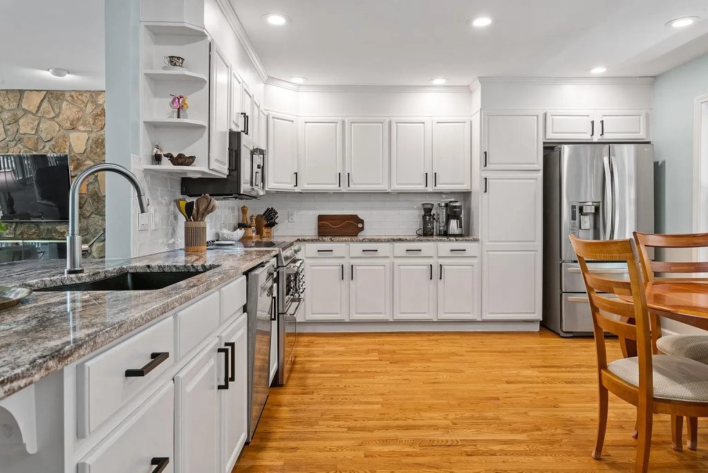 Lake Oconee House - 7 Kitchen from Hall