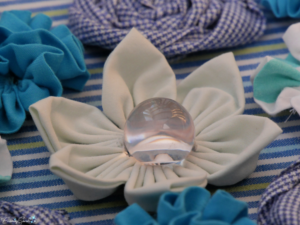 Daylily Form 6-Pointed Petal Flower Closeup   @FanningSparks