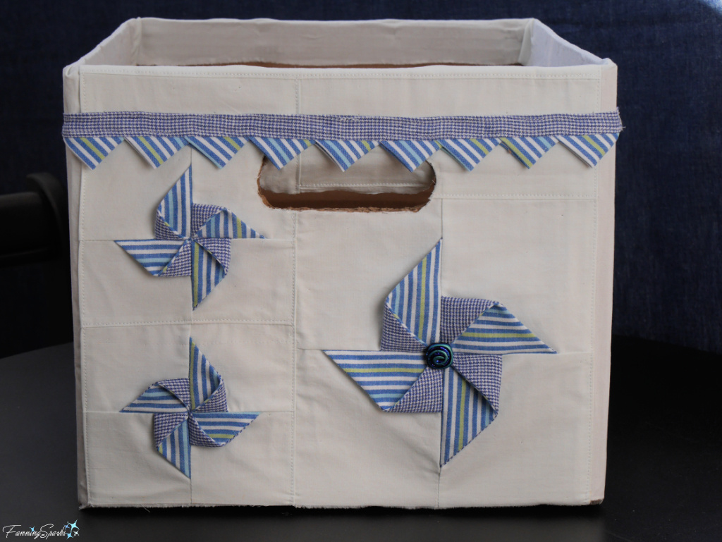 Repurposed Cardboard Storage Bin with Prairie Point Border and Pinwheels   @FanningSparks